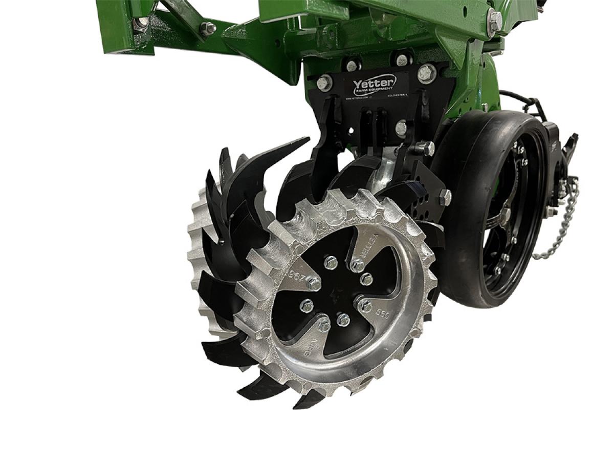 Cutout image of Short floating Yetter row cleaner with SharkTooth wheel